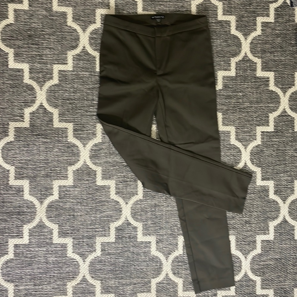 En Thread dress pants NWOT, perfect condition size 2